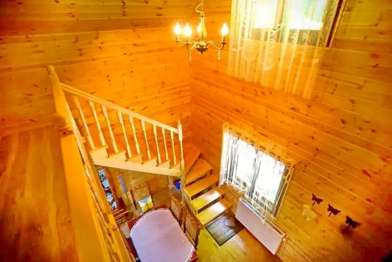 Marosfő Szállás | Üdülőfalu (K0468-10) A kép szerzői jogvédelem alatt állhat. Javasolt a kapcsolatfelvétel a jog tulajdonossal.