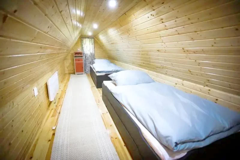 Izvoru Mureșului Cazare | Sat de vacanță (K0468-20) Imaginea poate fi supusă drepturilor de autor. Se recomandă contactarea titularului drepturilor.