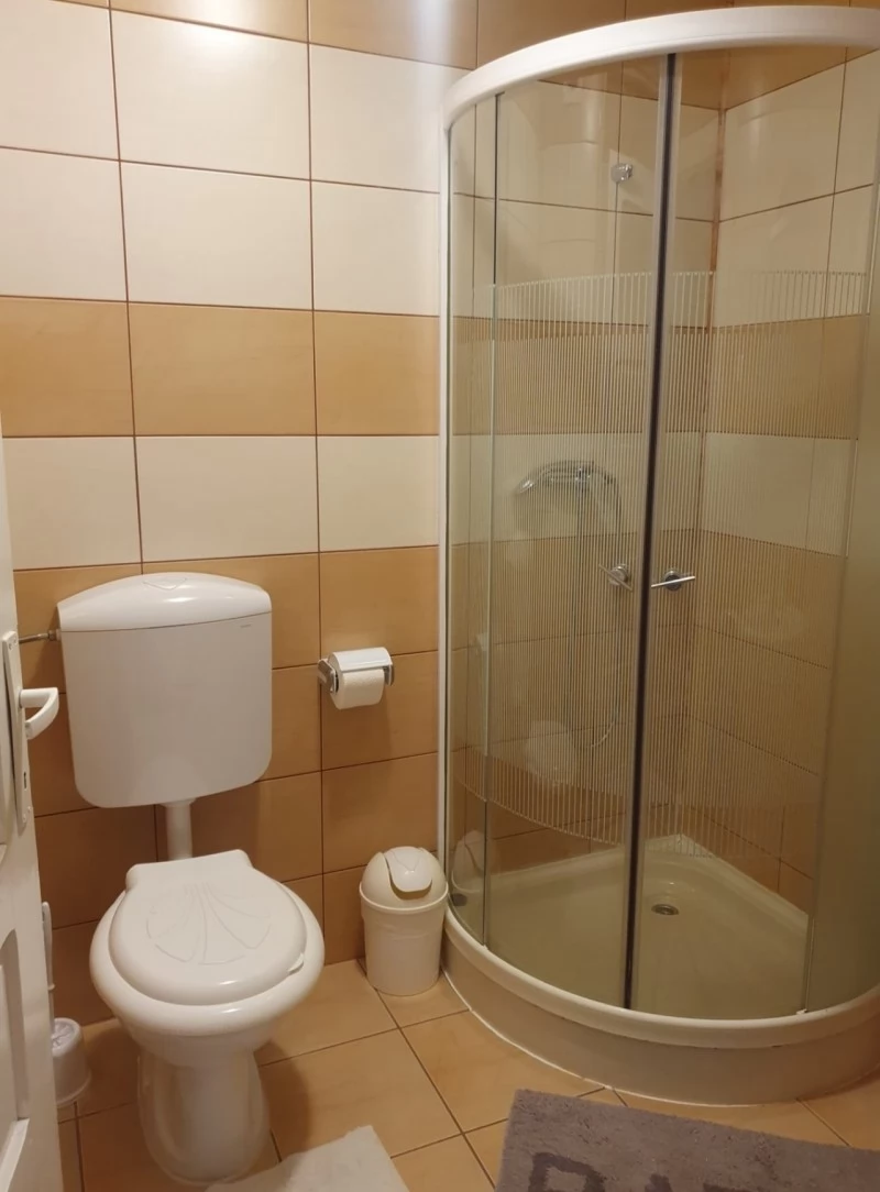 Marosfő Szállás | Motel (K0612-9) A kép szerzői jogvédelem alatt állhat. Javasolt a kapcsolatfelvétel a jog tulajdonossal.