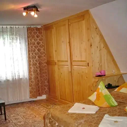 Izvoru Mureșului Cazare | Hotel**** (K0811-14) Imaginea poate fi supusă drepturilor de autor. Se recomandă contactarea titularului drepturilor.