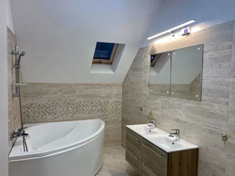 Izvoru Mureșului Cazare | Motel (K1418-10) Imaginea poate fi supusă drepturilor de autor. Se recomandă contactarea titularului drepturilor.