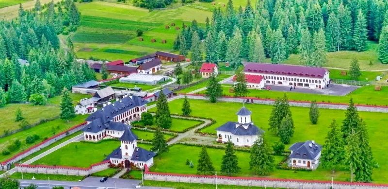 Izvoru Mureșului Cazare | Pensiune (K1418-27) Imaginea poate fi supusă drepturilor de autor. Se recomandă contactarea titularului drepturilor.