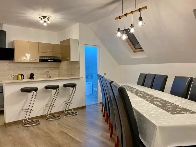 Izvoru Mureșului Cazare | Motel (K1418-31) Imaginea poate fi supusă drepturilor de autor. Se recomandă contactarea titularului drepturilor.