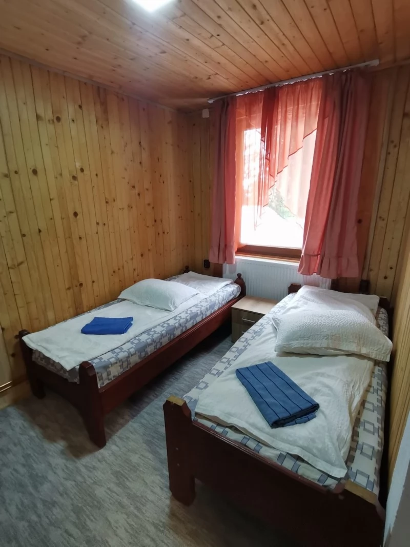 Izvoru Mureșului Cazare | Sat de vacanță (K1500-3) Imaginea poate fi supusă drepturilor de autor. Se recomandă contactarea titularului drepturilor.