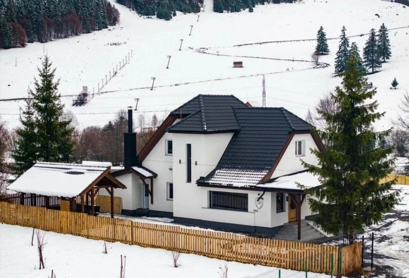 Izvoru Mureșului Cazare | Camping / Popas turistic (K1521-7) Imaginea poate fi supusă drepturilor de autor. Se recomandă contactarea titularului drepturilor.