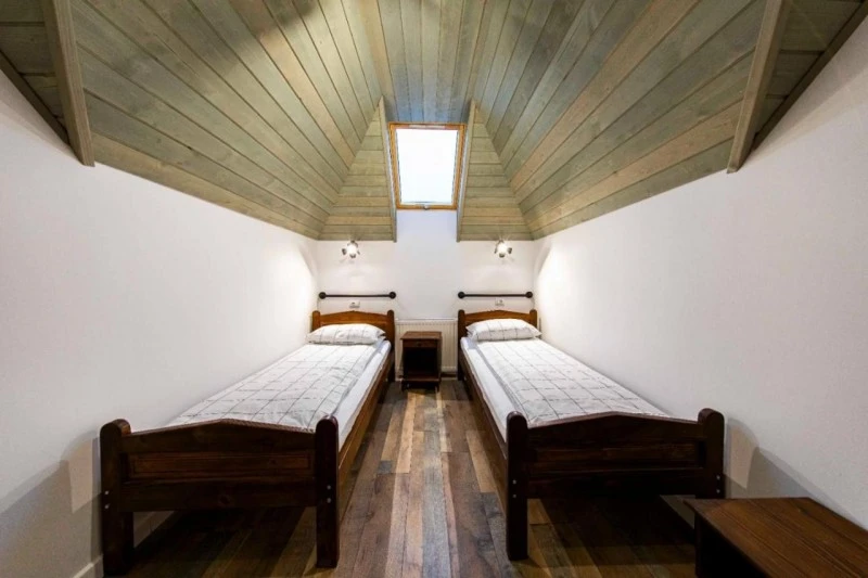 Izvoru Mureșului Cazare | Camping / Popas turistic (K1521-17) Imaginea poate fi supusă drepturilor de autor. Se recomandă contactarea titularului drepturilor.