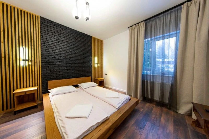 Izvoru Mureșului Cazare | Camping / Popas turistic (K1521-18) Imaginea poate fi supusă drepturilor de autor. Se recomandă contactarea titularului drepturilor.