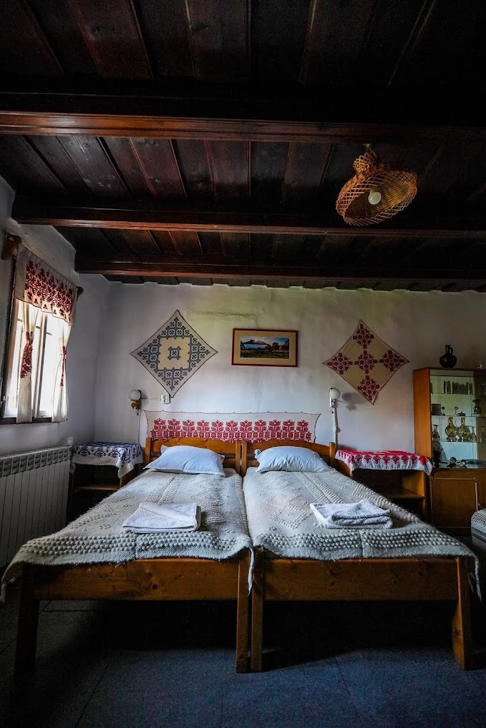 Torockó Szállás | Vendégház (K0177-15) A kép szerzői jogvédelem alatt állhat. Javasolt a kapcsolatfelvétel a jog tulajdonossal. Torockó Szállás | Vendégház (K0177-15) A kép szerzői jogvédelem alatt állhat. Javasolt a kapcsolatfelvétel a jog tulajdonossal.