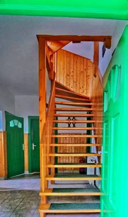 Rimetea Cazare | Motel (K0310-12) Imaginea poate fi supusă drepturilor de autor. Se recomandă contactarea titularului drepturilor.