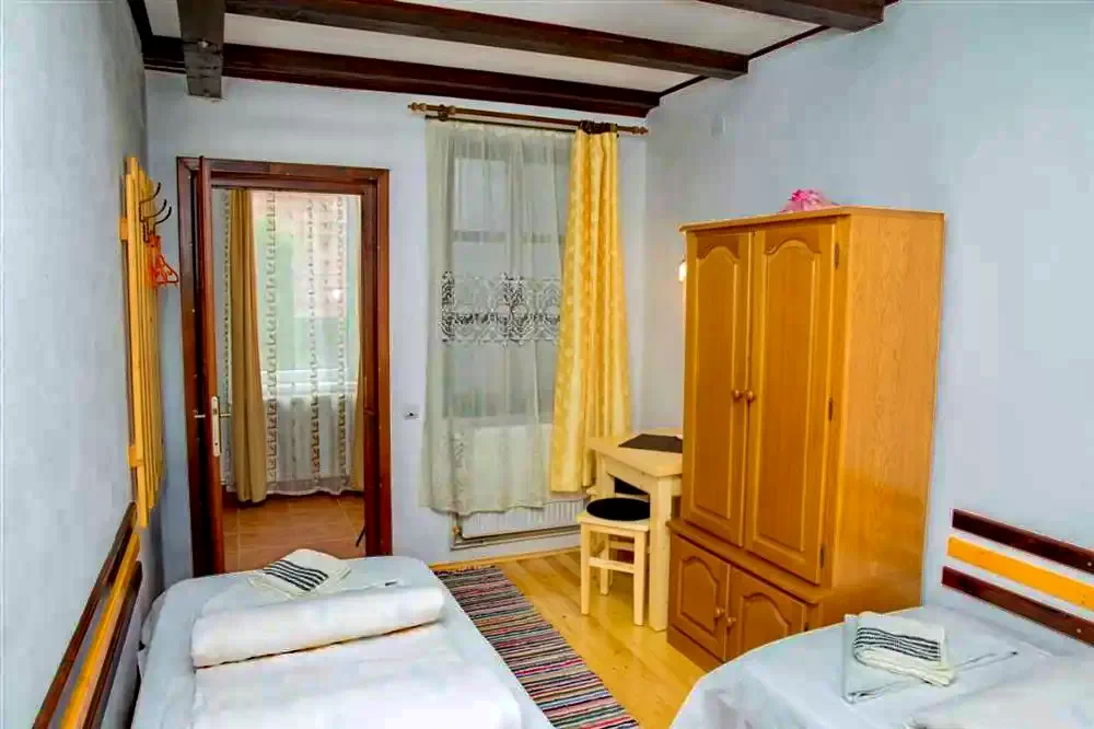 Torockó Szállás | Vendégház (K0346-10) A kép szerzői jogvédelem alatt állhat. Javasolt a kapcsolatfelvétel a jog tulajdonossal. Torockó Szállás | Vendégház (K0346-10) A kép szerzői jogvédelem alatt állhat. Javasolt a kapcsolatfelvétel a jog tulajdonossal.