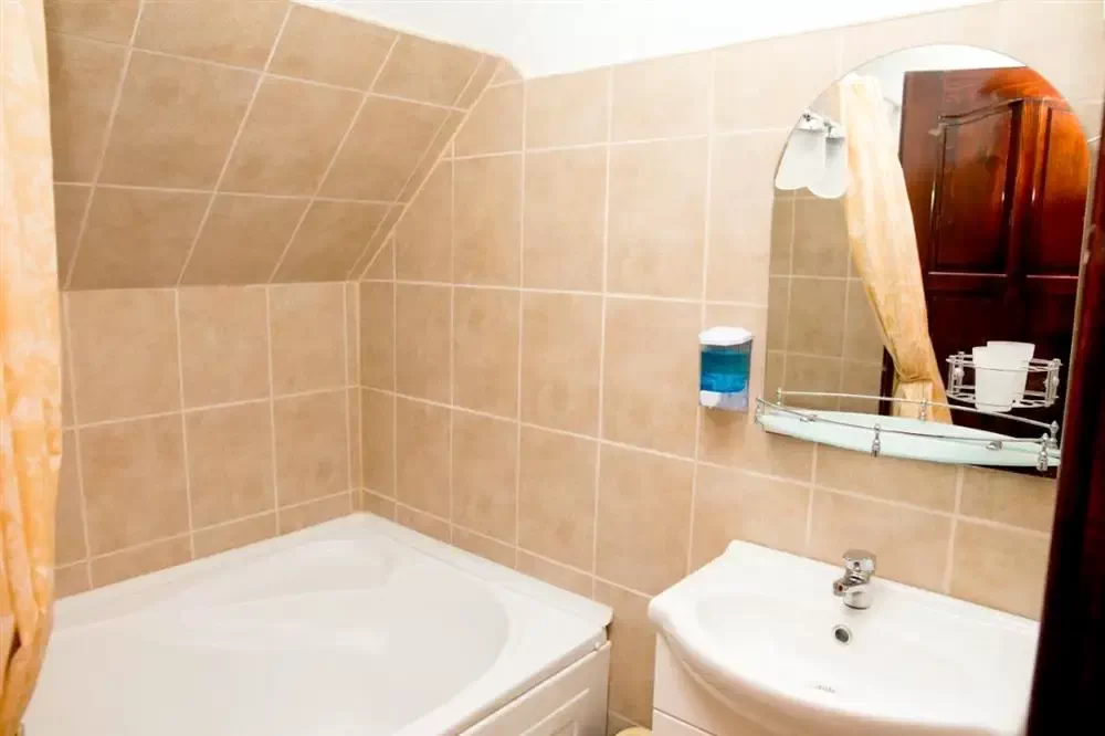 Rimetea Cazare | Hotel**** (K0346-34) Imaginea poate fi supusă drepturilor de autor. Se recomandă contactarea titularului drepturilor.