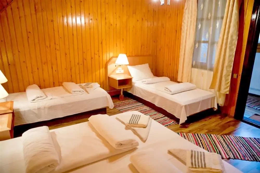 Torockó Szállás | Vendégház (K0346-42) A kép szerzői jogvédelem alatt állhat. Javasolt a kapcsolatfelvétel a jog tulajdonossal. Torockó Szállás | Vendégház (K0346-42) A kép szerzői jogvédelem alatt állhat. Javasolt a kapcsolatfelvétel a jog tulajdonossal.