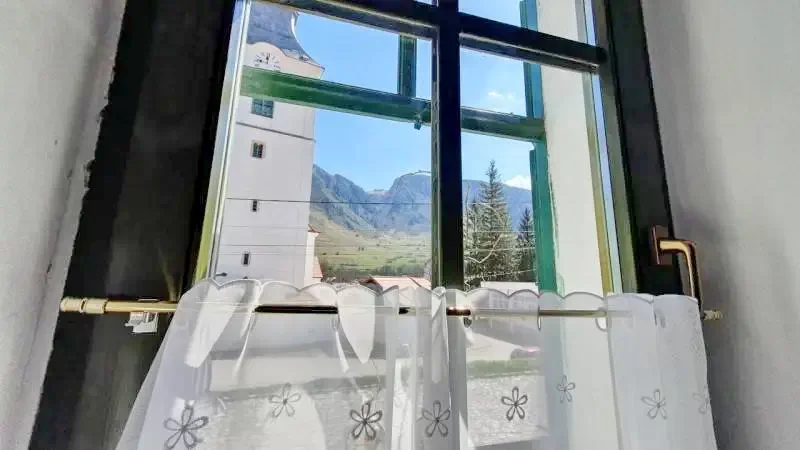 Rimetea Cazare | Motel (K0380-46) Imaginea poate fi supusă drepturilor de autor. Se recomandă contactarea titularului drepturilor.