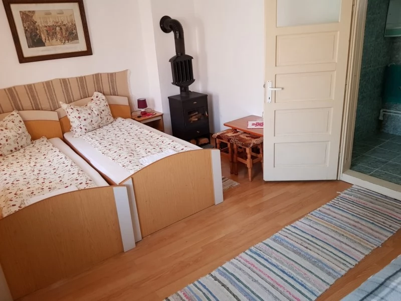 Torockó Szállás | Vendégház (K0399-23) A kép szerzői jogvédelem alatt állhat. Javasolt a kapcsolatfelvétel a jog tulajdonossal. Torockó Szállás | Vendégház (K0399-23) A kép szerzői jogvédelem alatt állhat. Javasolt a kapcsolatfelvétel a jog tulajdonossal.