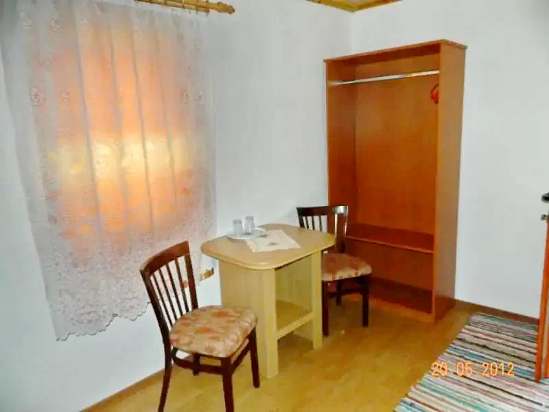 Torockó Szállás | Vendégház (K0399-25) A kép szerzői jogvédelem alatt állhat. Javasolt a kapcsolatfelvétel a jog tulajdonossal. Torockó Szállás | Vendégház (K0399-25) A kép szerzői jogvédelem alatt állhat. Javasolt a kapcsolatfelvétel a jog tulajdonossal.