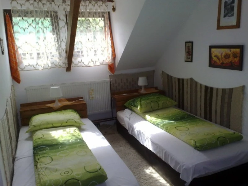 Rimetea Cazare | Pensiune (K0450-20) Imaginea poate fi supusă drepturilor de autor. Se recomandă contactarea titularului drepturilor.