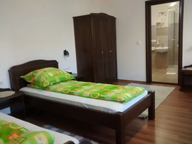 Rimetea Cazare | Motel (K0450-51) Imaginea poate fi supusă drepturilor de autor. Se recomandă contactarea titularului drepturilor.