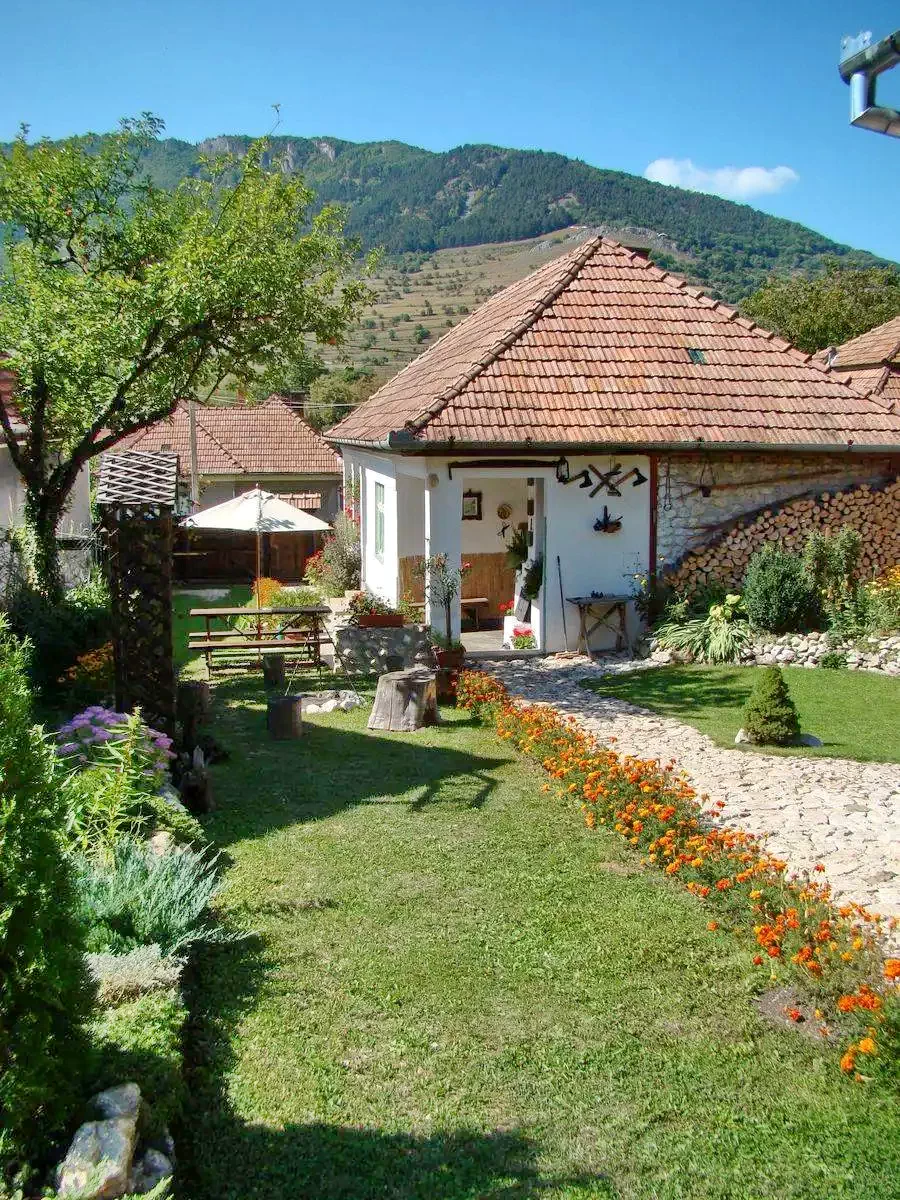 Rimetea Cazare | Motel (K0547-1) Imaginea poate fi supusă drepturilor de autor. Se recomandă contactarea titularului drepturilor.