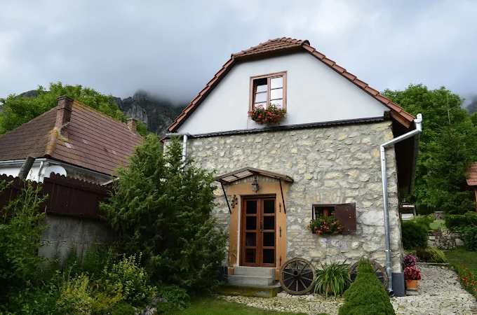 Rimetea Cazare | Motel (K0547-40) Imaginea poate fi supusă drepturilor de autor. Se recomandă contactarea titularului drepturilor.