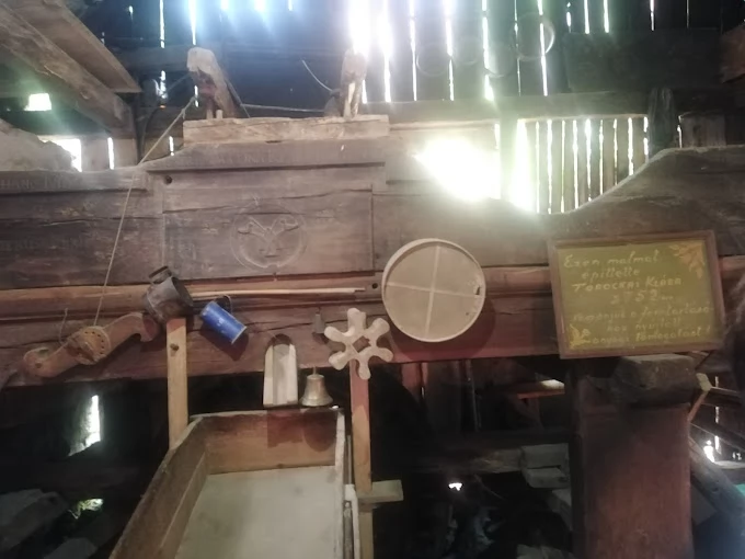 Cazare Rimetea - Casa Piroska** | Torockó - Piroska Ház**. Imaginea poate fi supusă drepturilor de autor. Se recomandă contactarea titularului drepturilor.