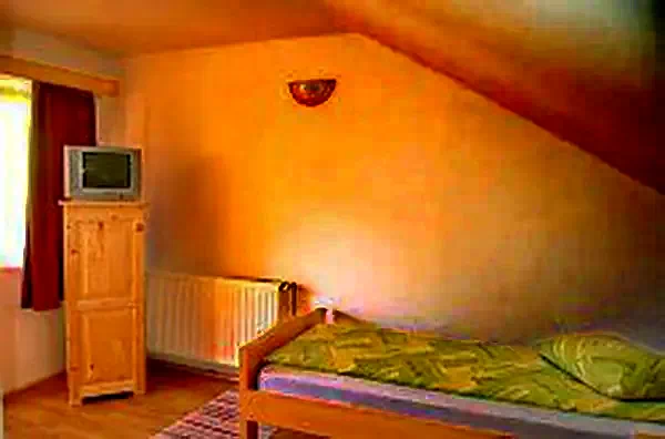 Torockó Szállás | Vendégház (K1099-15) A kép szerzői jogvédelem alatt állhat. Javasolt a kapcsolatfelvétel a jog tulajdonossal. Torockó Szállás | Vendégház (K1099-15) A kép szerzői jogvédelem alatt állhat. Javasolt a kapcsolatfelvétel a jog tulajdonossal.