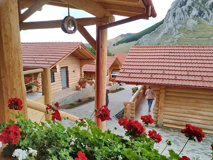 Torockó Szállás | Üdülőfalu (K1437-8) A kép szerzői jogvédelem alatt állhat. Javasolt a kapcsolatfelvétel a jog tulajdonossal.