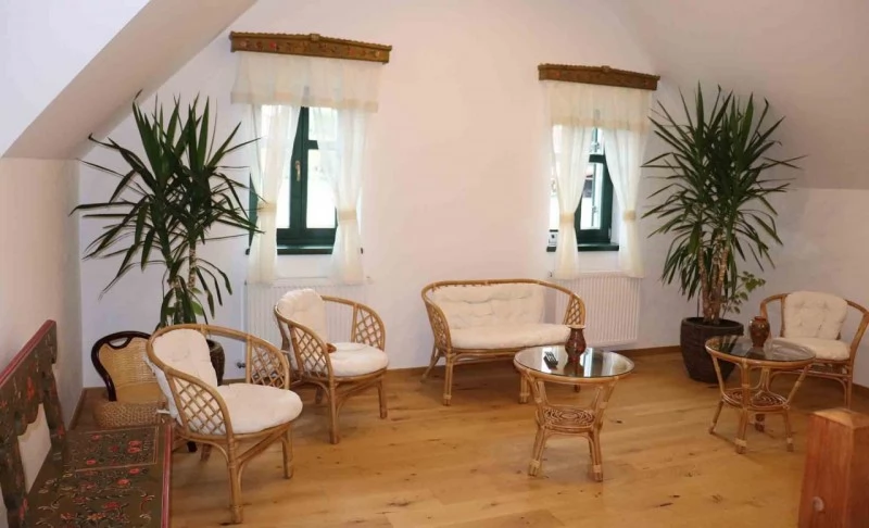 Rimetea Cazare | Motel (K1438-24) Imaginea poate fi supusă drepturilor de autor. Se recomandă contactarea titularului drepturilor.