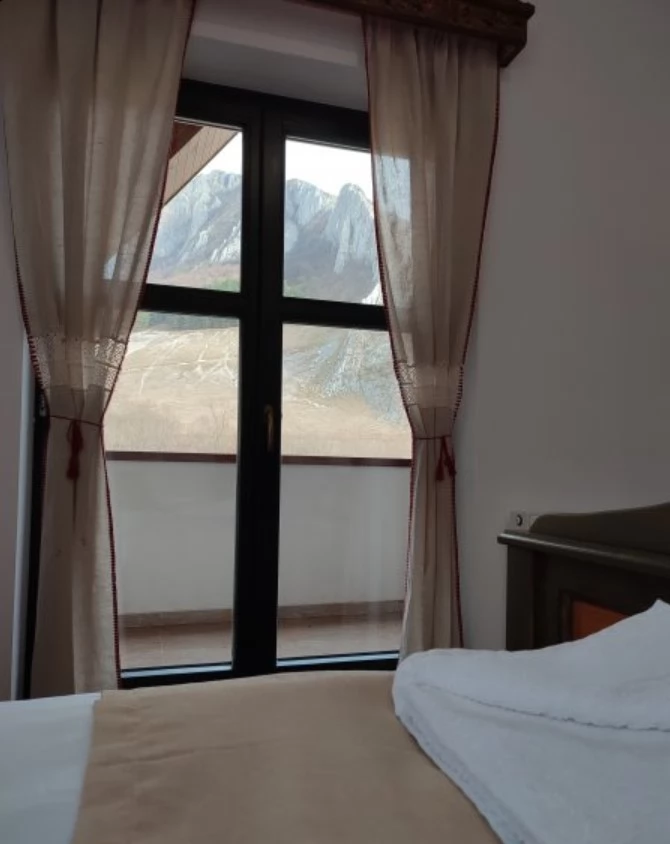 Rimetea Cazare | Motel (K1438-33) Imaginea poate fi supusă drepturilor de autor. Se recomandă contactarea titularului drepturilor.