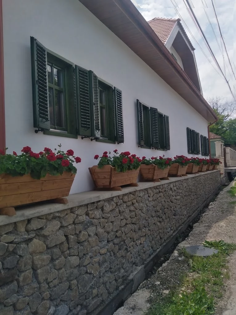 Rimetea Cazare | Motel (K1438-61) Imaginea poate fi supusă drepturilor de autor. Se recomandă contactarea titularului drepturilor.