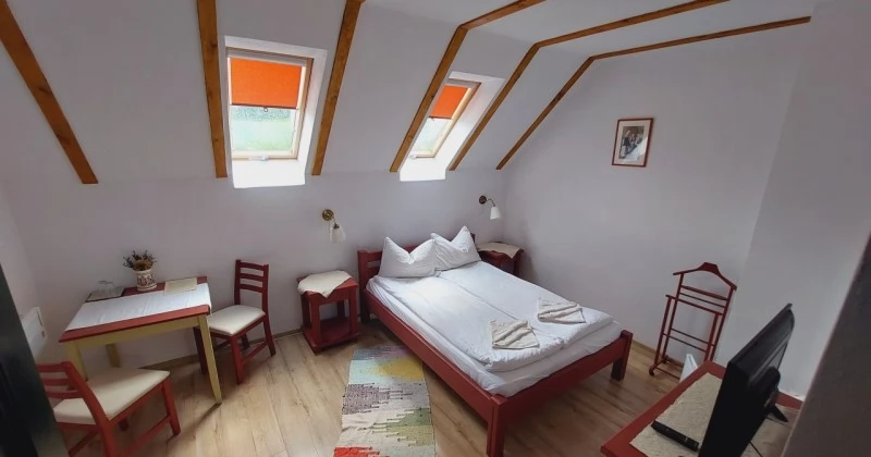 Rimetea Cazare | Motel (K1482-11) Imaginea poate fi supusă drepturilor de autor. Se recomandă contactarea titularului drepturilor.