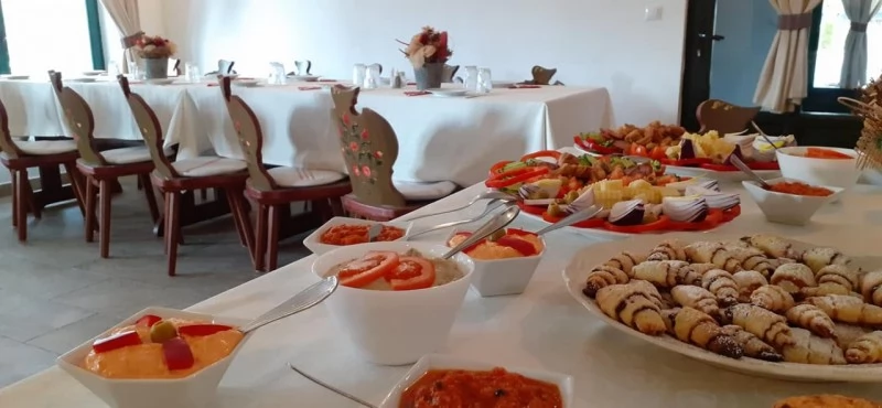 Rimetea Cazare | Motel (K1482-23) Imaginea poate fi supusă drepturilor de autor. Se recomandă contactarea titularului drepturilor.