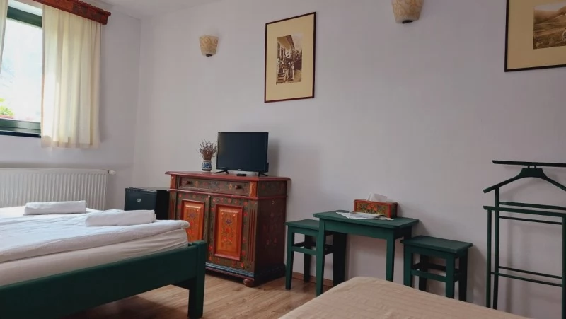 Rimetea Cazare | Motel (K1482-40) Imaginea poate fi supusă drepturilor de autor. Se recomandă contactarea titularului drepturilor.