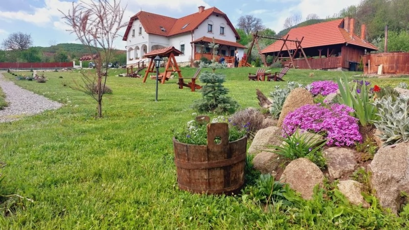 Rimetea Cazare | Motel (K1482-63) Imaginea poate fi supusă drepturilor de autor. Se recomandă contactarea titularului drepturilor.