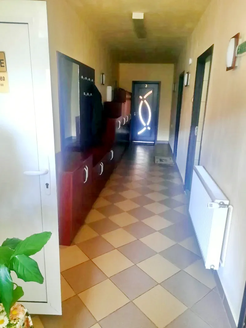 Remeți Cazare | Pensiune (K0676-38) Imaginea poate fi supusă drepturilor de autor. Se recomandă contactarea titularului drepturilor.