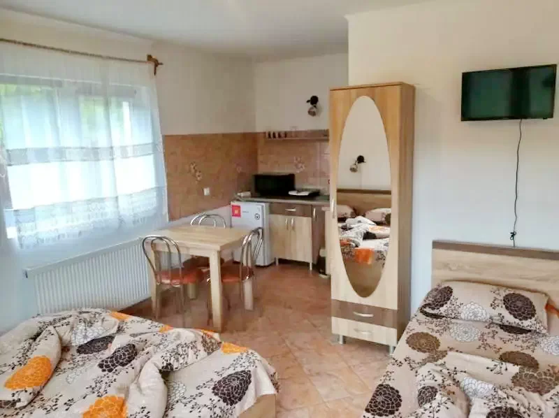 Praid Cazare | Motel (K0140-7) Imaginea poate fi supusă drepturilor de autor. Se recomandă contactarea titularului drepturilor.