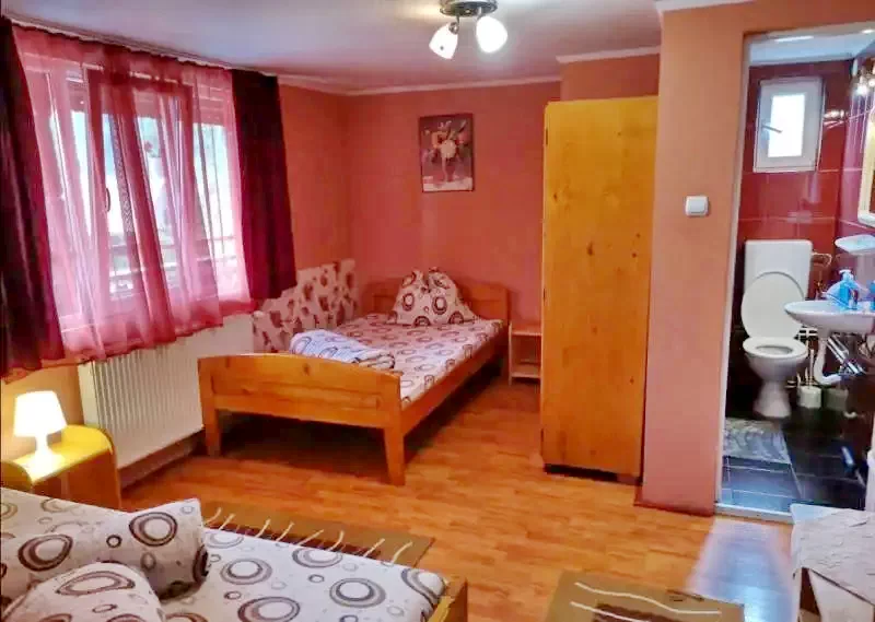 Praid Cazare | Motel (K0161-5) Imaginea poate fi supusă drepturilor de autor. Se recomandă contactarea titularului drepturilor.