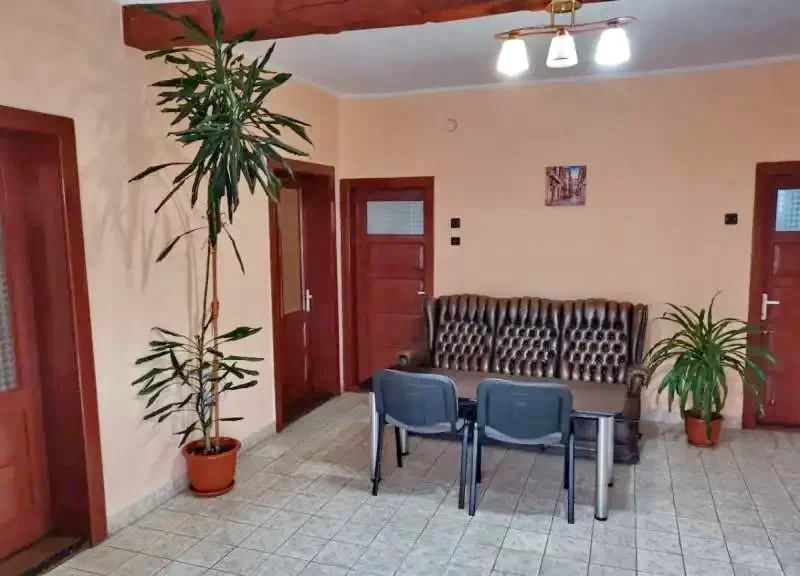 Praid Cazare | Motel (K0161-8) Imaginea poate fi supusă drepturilor de autor. Se recomandă contactarea titularului drepturilor.