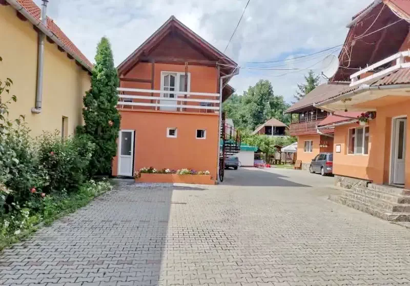 Praid Cazare | Motel (K0161-24) Imaginea poate fi supusă drepturilor de autor. Se recomandă contactarea titularului drepturilor.