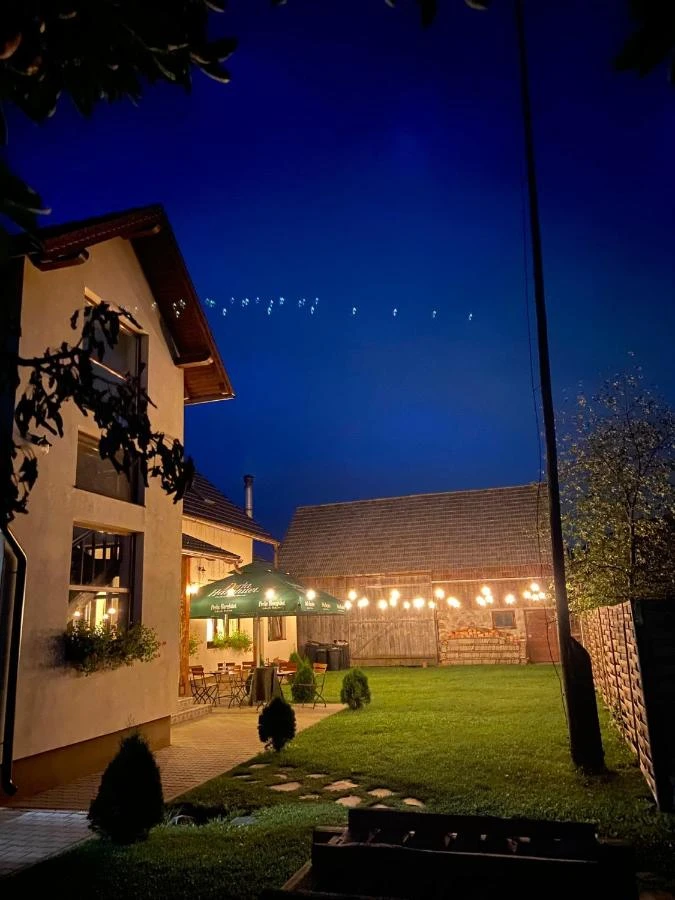 Racu Cazare | Motel (K1360-9) Imaginea poate fi supusă drepturilor de autor. Se recomandă contactarea titularului drepturilor.