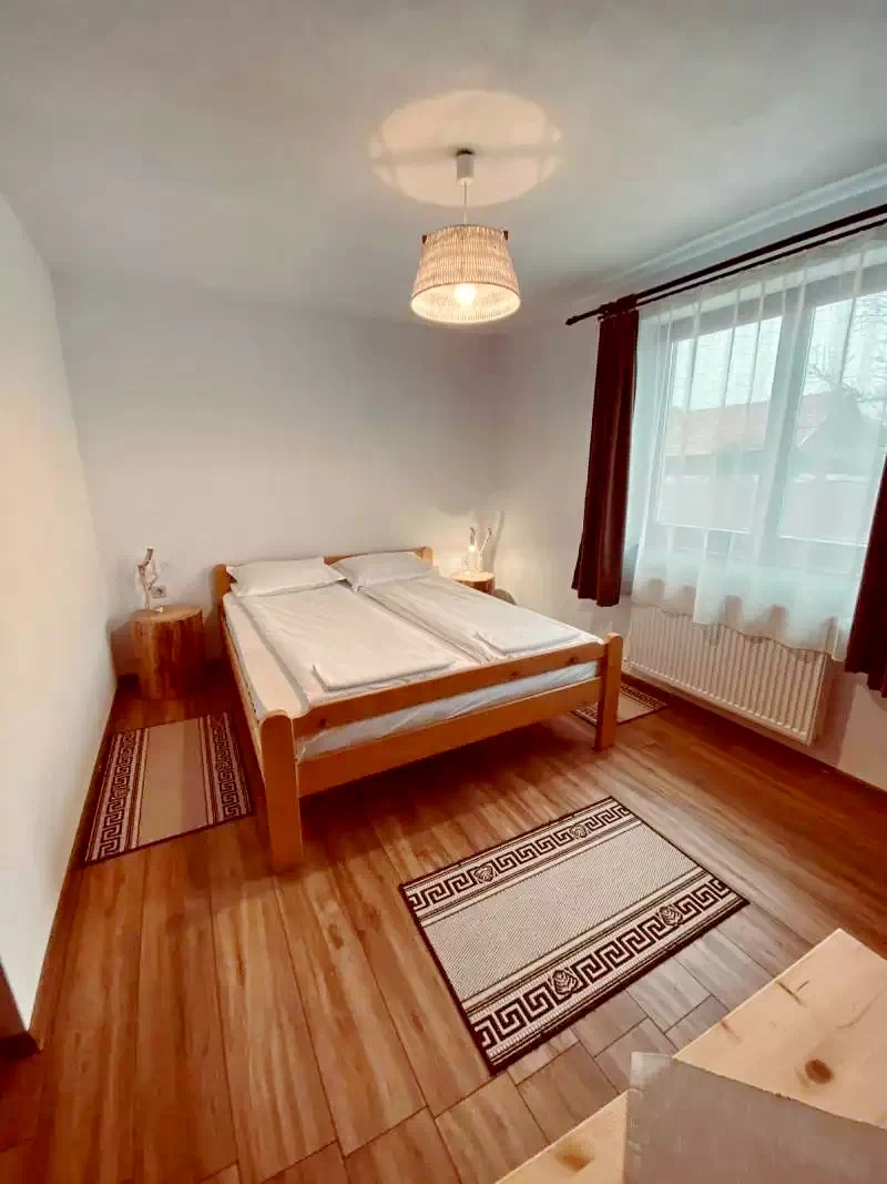 Racu Cazare | Motel (K1360-15) Imaginea poate fi supusă drepturilor de autor. Se recomandă contactarea titularului drepturilor.