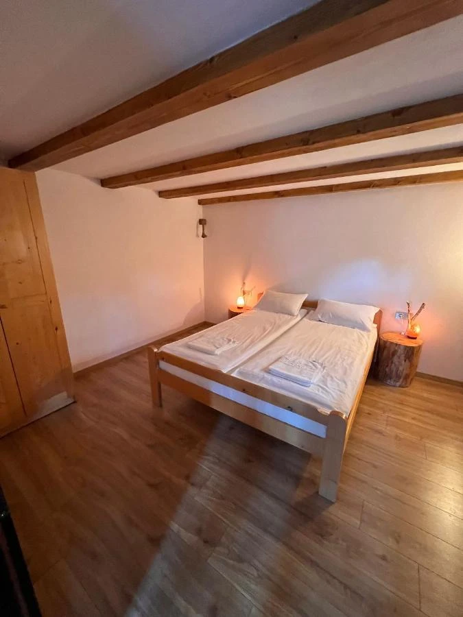 Racu Cazare | Motel (K1360-16) Imaginea poate fi supusă drepturilor de autor. Se recomandă contactarea titularului drepturilor.