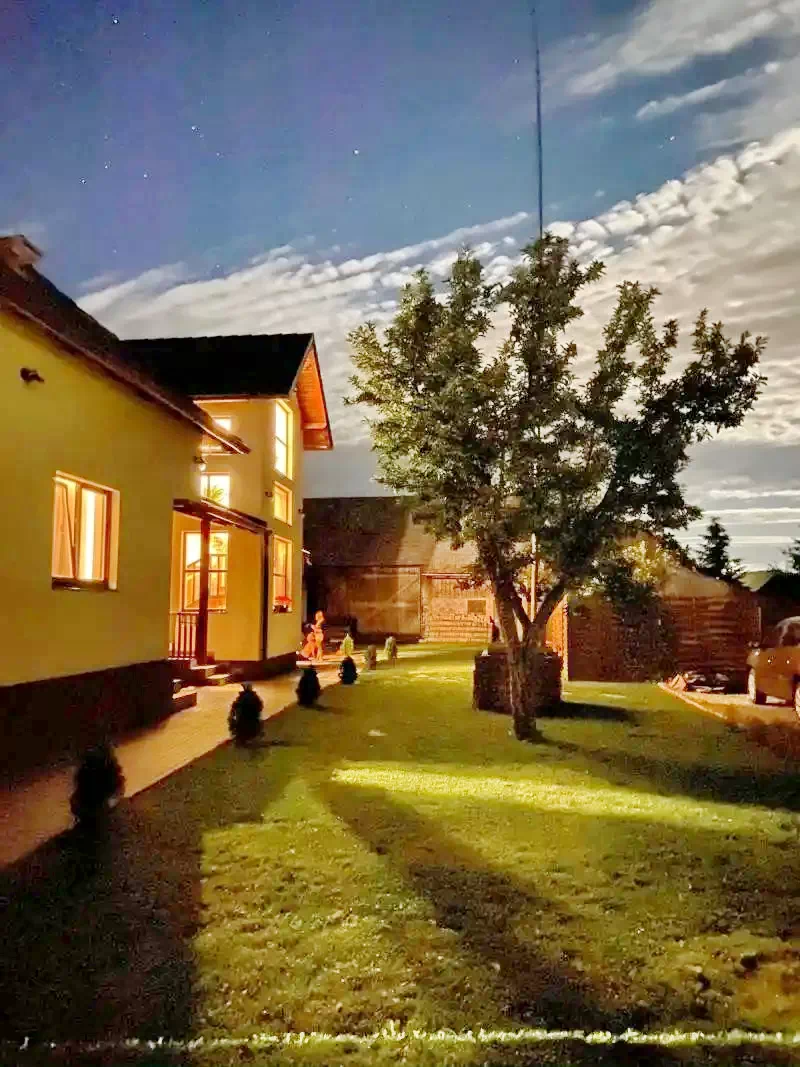 Racu Cazare | Motel (K1360-21) Imaginea poate fi supusă drepturilor de autor. Se recomandă contactarea titularului drepturilor.