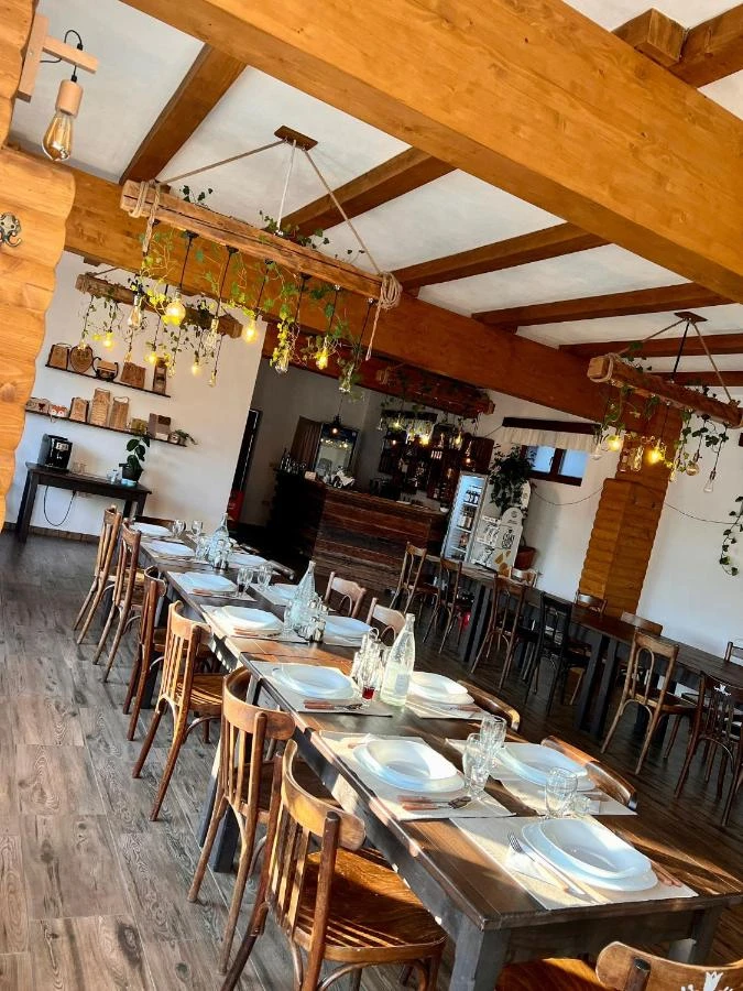 Racu Cazare | Motel (K1360-22) Imaginea poate fi supusă drepturilor de autor. Se recomandă contactarea titularului drepturilor.