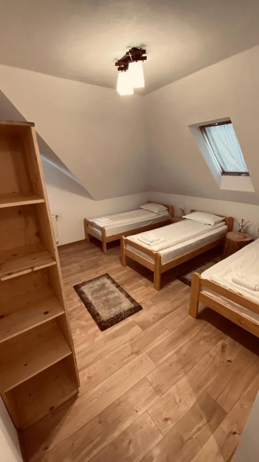 Racu Cazare | Motel (K1360-36) Imaginea poate fi supusă drepturilor de autor. Se recomandă contactarea titularului drepturilor.