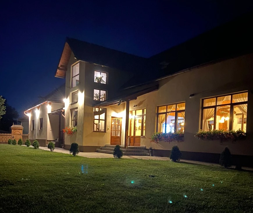 Racu Cazare | Motel (K1360-55) Imaginea poate fi supusă drepturilor de autor. Se recomandă contactarea titularului drepturilor.