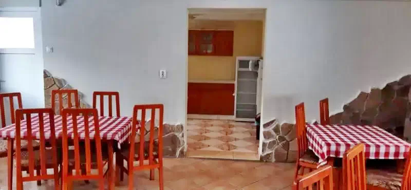 Praid Cazare | Motel (K0165-4) Imaginea poate fi supusă drepturilor de autor. Se recomandă contactarea titularului drepturilor.