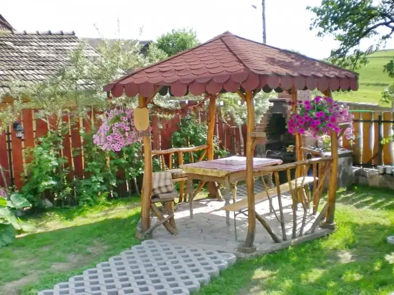 Praid Cazare | Motel (K0183-10) Imaginea poate fi supusă drepturilor de autor. Se recomandă contactarea titularului drepturilor.