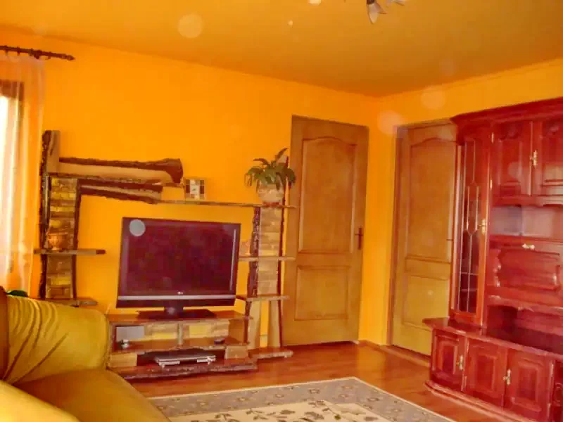 Praid Cazare | Motel (K0183-13) Imaginea poate fi supusă drepturilor de autor. Se recomandă contactarea titularului drepturilor.