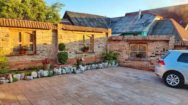 Praid Cazare | Motel (K0183-45) Imaginea poate fi supusă drepturilor de autor. Se recomandă contactarea titularului drepturilor.