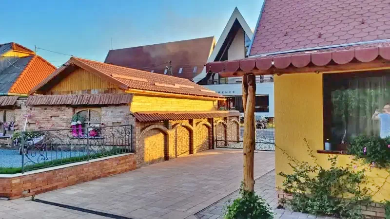 Parajd Szállás | Motel (K0183-48) A kép szerzői jogvédelem alatt állhat. Javasolt a kapcsolatfelvétel a jog tulajdonossal.